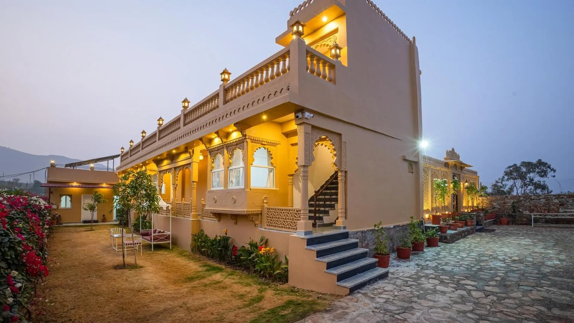 Elivaas Amber Royale 3 Bhk With Pvt Pool & Terrace Βίλα Ουνταϊπούρ